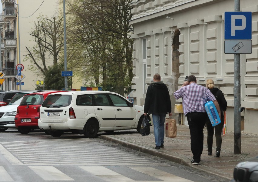 Za parkowanie trzeba płacić wówczas, gdy na ulicy jest znak...