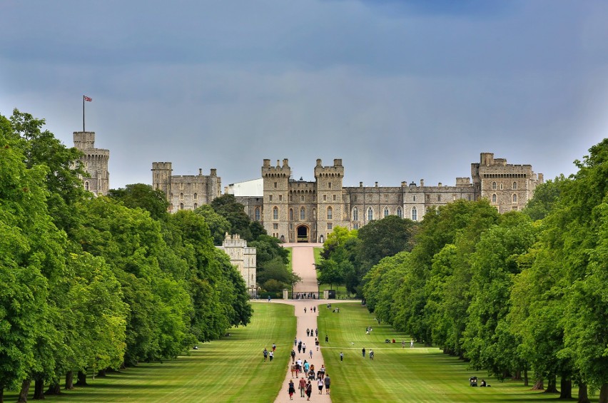 Zamek Windsor leży niedaleko Londynu i od ponad tysiąca lat...