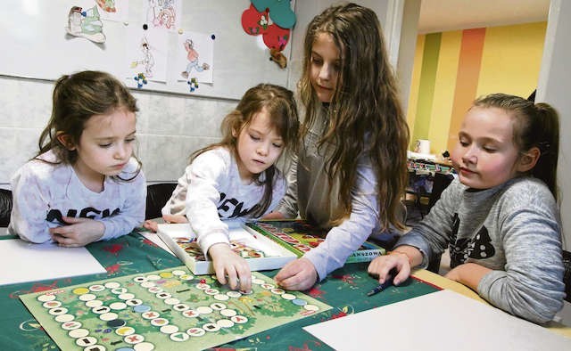 Dni dyrektorskie to dni wolne od lekcji, ale szkoły muszą zapewnić opiekę uczniom. Świetlice pracują więc normalnie.