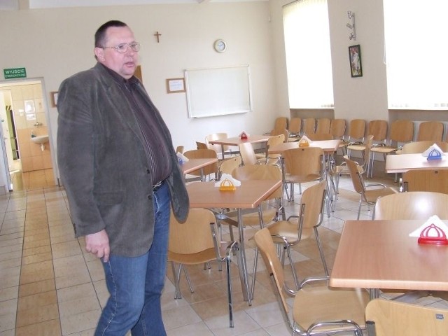 Leszek Mirowski, kierownik MOPS zaprosił na świąteczny posiłek wszystkich porzebujących wsparcia mieszkańców miasta i gminy.