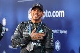 Lewis Hamilton wśród siedmiu kierowców Formuły 1, których przyszłość po 2023 roku nie jest pewna