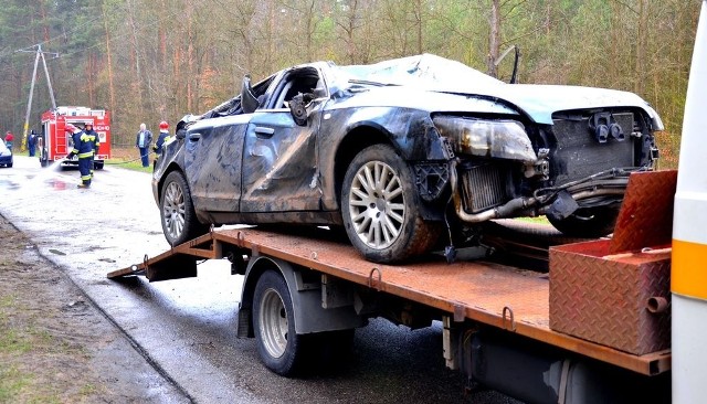 Samochód został całkowicie zniszczony podczas zdarzenia w Augustowie.
