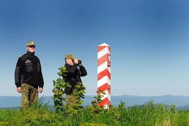 Mandat za selfie przy słupie granicznym? Uwaga na przepisy o zbliżaniu się do granicy. Można dostać mandat