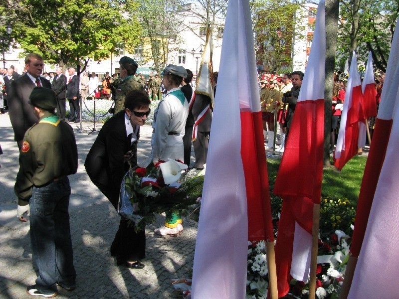 Zawisły flagi na majowe święta (zdjęcia)