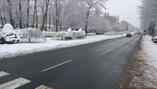 W Koszalinie główne drogi są odśnieżone, może się jednak zdarzyć, że jest na nich błoto pośniegowe