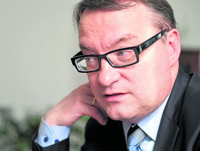 Pan minister, jego zastępcy i ich rodziny z pewnością będą mieli udane święta. Oni nie będą musieli wybierać, czy kupić dzieciom prezenty, czy zapłacić czynsz za mieszkanie - podkreśla Edyta Odyjas, szefowa Solidarności Pracowników Sądownictwa.