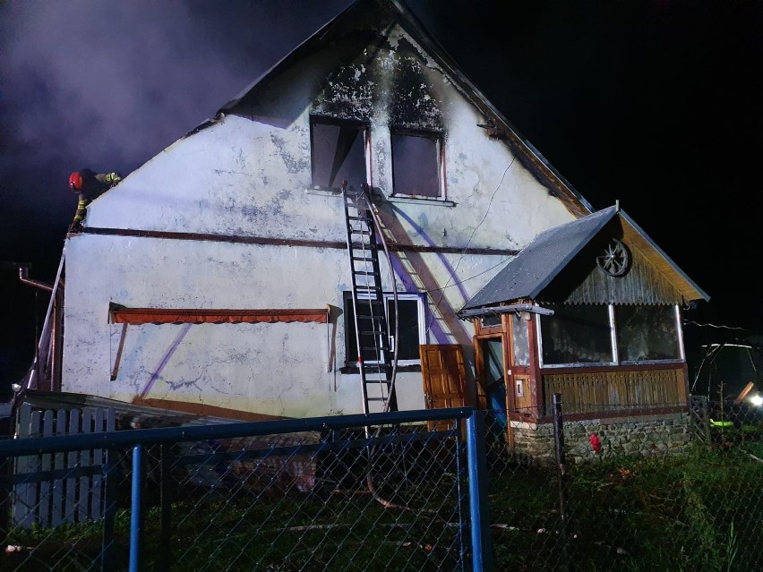 Pożar budynku mieszkalnego w Ożennej. Na szczęście nikt nie ucierpiał [ZDJĘCIA]