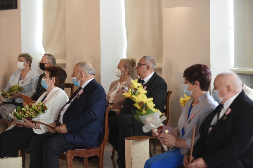 To są małżeństwa na medal! 20 par z Torunia zostało uhonorowanych w Ratuszu Staromiejskim
