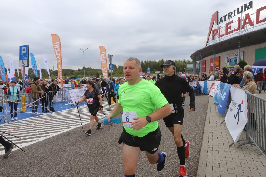 W 13. Półmaratonie Bytomskim wystartował tłum biegaczy...