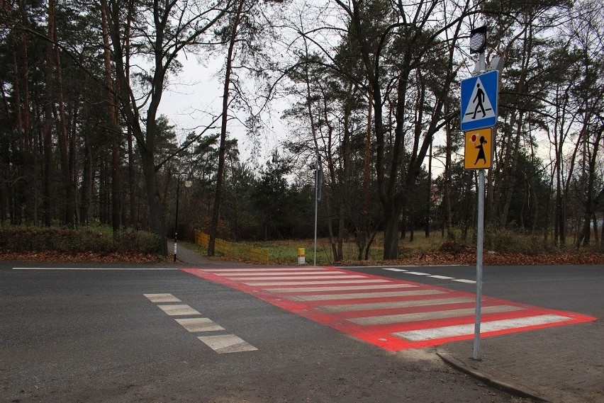 Inteligentne przejścia dla pieszych powstały przy szkołach w Kędzierzynie-Koźlu