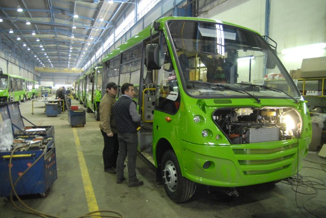 Produkcja autobusów w słupskiej Kapenie.