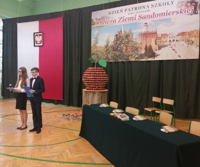 Pod hasłem  „Oblicza Ziemi Sandomierskiej” w Zespole Szkół Centrum Kształcenia Rolniczego w Sandomierzu obchodzono w środę  dzień patrona.