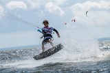 Mistrzostwa i Puchar Polski w kitesurfingu oraz wingfoilu w Jastarni. 56 zawodników w drugich zawodach Kite Cup 2023
