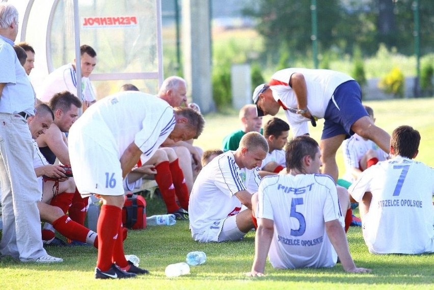 Jedynie przez 30 minut IV- ligowiec dotrzymywał kroku...