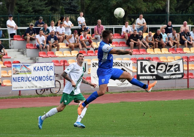 Odbyła się druga runda Okręgowego Pucharu Polski w piłce nożnej. Na Stadionie Miejskim im. Inowrocławskich Olimpijczyków spotkały się drużyny Cuiavii Inowrocław z Goplanią Inowrocław. W derbowym meczu lepsza była ekipa Cuiavii. Wygrała 4:1. Cuiavia Inowrocław spotka się w trzeciej rundzie OPP (na wyjeździe) z drużyną Cukrownika Tuczno.