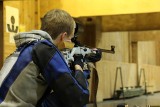 W ciągu roku ponad dwukrotnie wzrosła liczba wniosków o pozwolenie na broń w województwie podlaskim