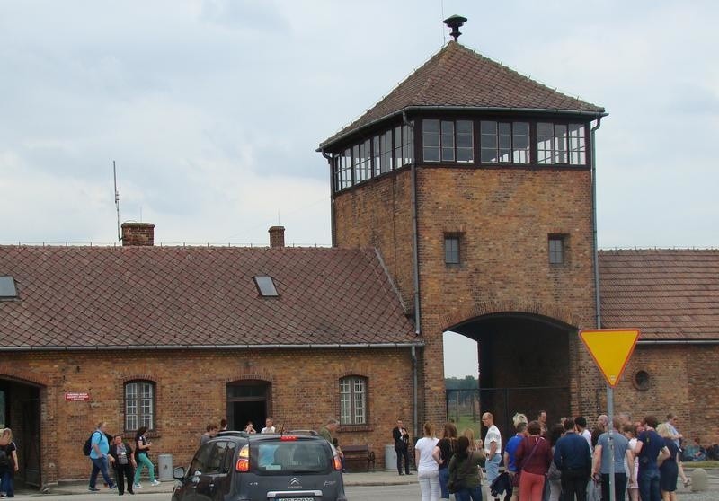 Powiat oświęcimski. Będzie nowa droga w Brzezince. Odsuną ruch samochodowy od Bramy Śmierci byłego obozu Auschwitz II - Birkenau[ZDJĘCIA]