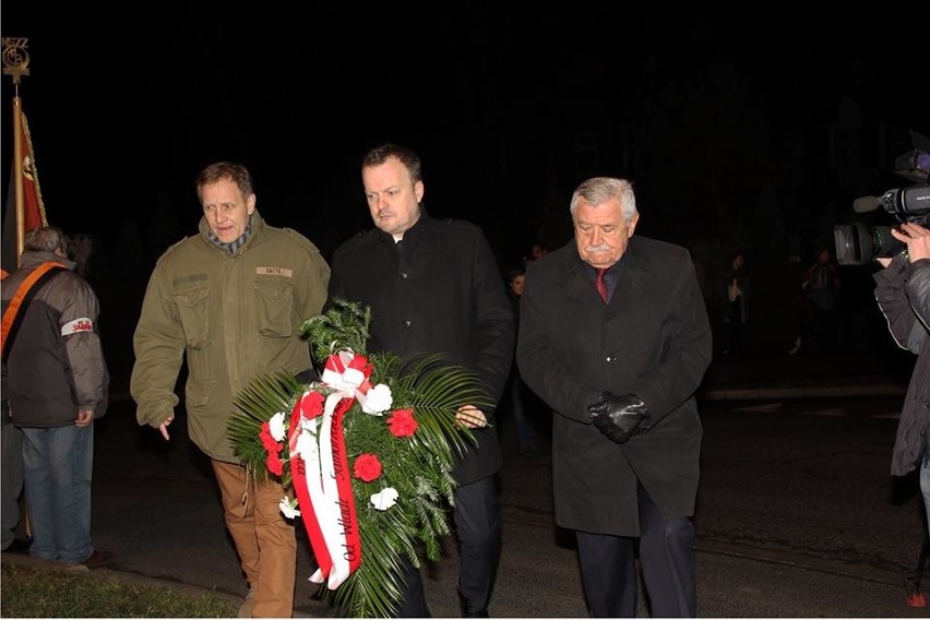 Sosnowiec: władze miasta uczciły rocznicę wprowadzenia stanu wojennego na Rondzie Solidarności