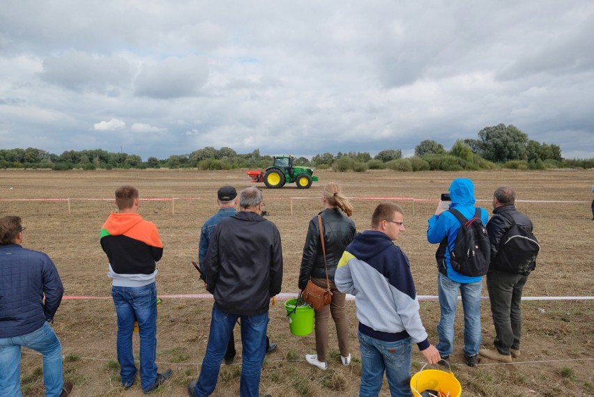 W sobotę Agro Show 2018 odwiedzały tłumy. Zobacz na...