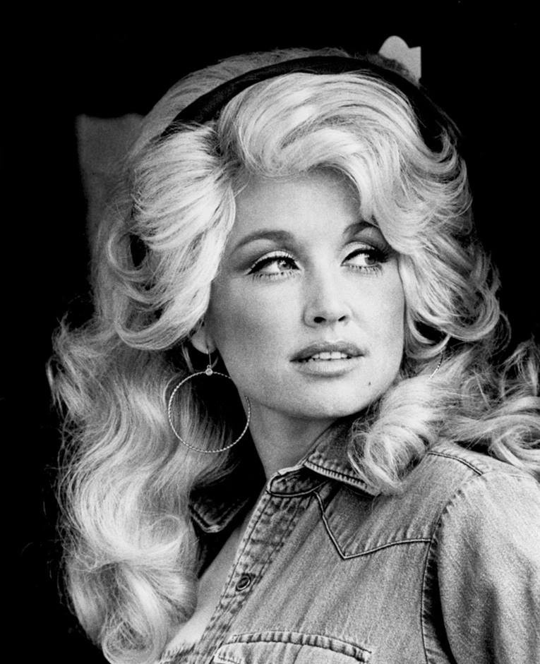 W Dolly Parton kochało się wielu mężczyzn, ale jej serce...
