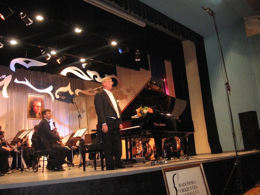 Wirtuoz zagrał Beethovena. Radomska Orkiestra Kameralna zaprosiła na wspanialy koncert (zdjęcia)