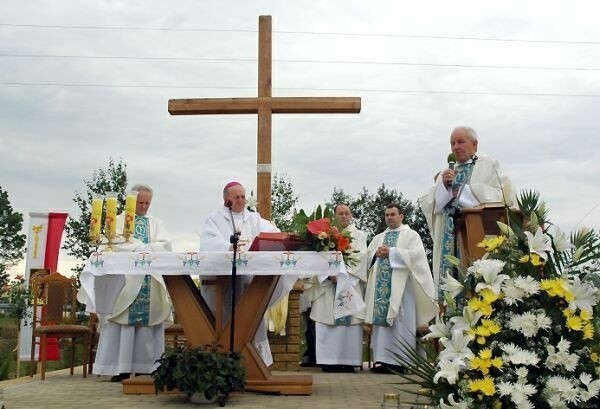 Mszę świętą dziękczynną za serce okazane potrzebującym, celebrował biskup Edward Frankowski.