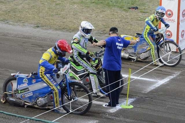 Norbert Kościuch (kask niebieski) i Rafał Okoniewski (czerwony) zapewnili zwycięstwo grudziądzanom w domowym meczu z Orłem