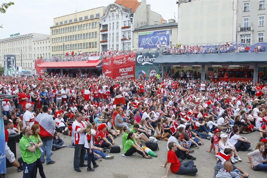 Tak wyglądała strefa kibica na  Placu Wolności w Poznaniu,...