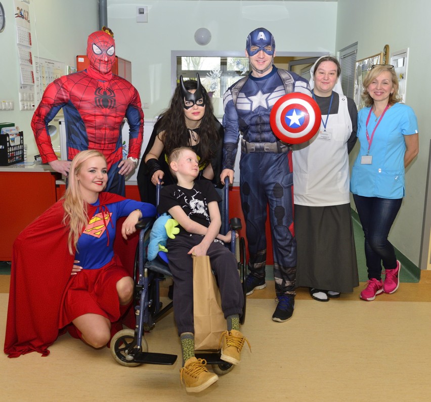 Superbohaterowie w szpitalu na Koszarowej