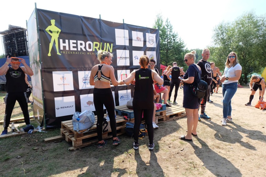 Prawie 700 osób zmagało się z przeszkodami na Hero Run 2019...