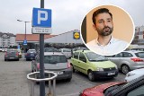 Otrzymał wezwanie do zapłaty za brak biletu na parkingu przy markecie Lidl w Kielcach. Miał mniej niż minutę, by go wydrukować. Zobacz film