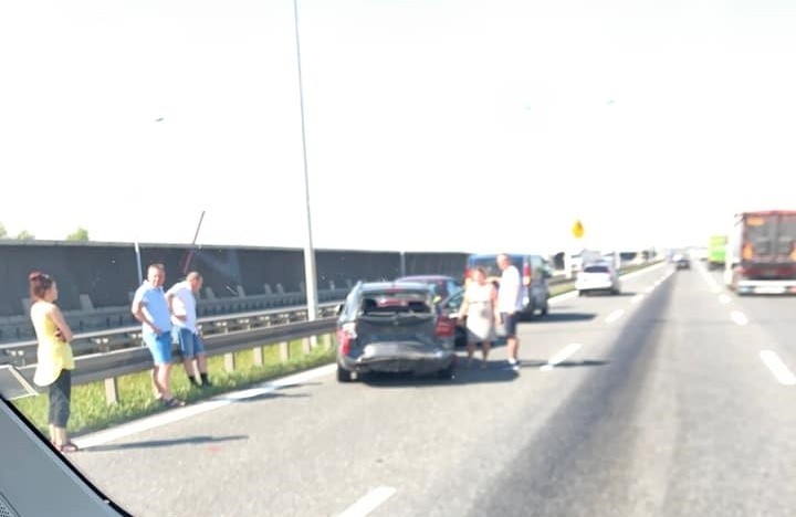 Karambol na Autostradowej Obwodnicy Wrocławia. Wypadek ośmiu aut i ogromne korki