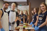 Miss i Mister Podlasia 2017: Kandydaci uczyli się robić sushi (zdjęcia, wideo)