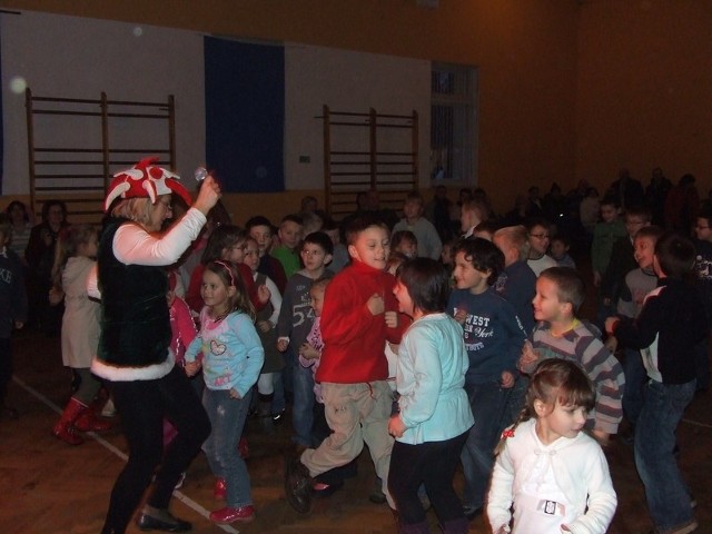Na polsko-niemieckich Mikołajkach w Wymiarkach bawiła się blisko setka dzieci. To tylko jedna z wielu imprez
