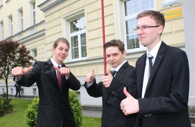 Bartek, Tomasz i Piotr (od lewej) z liceum  w Strzelcach Opolskich uważają, że test z angielskiego dobrze im poszedł.