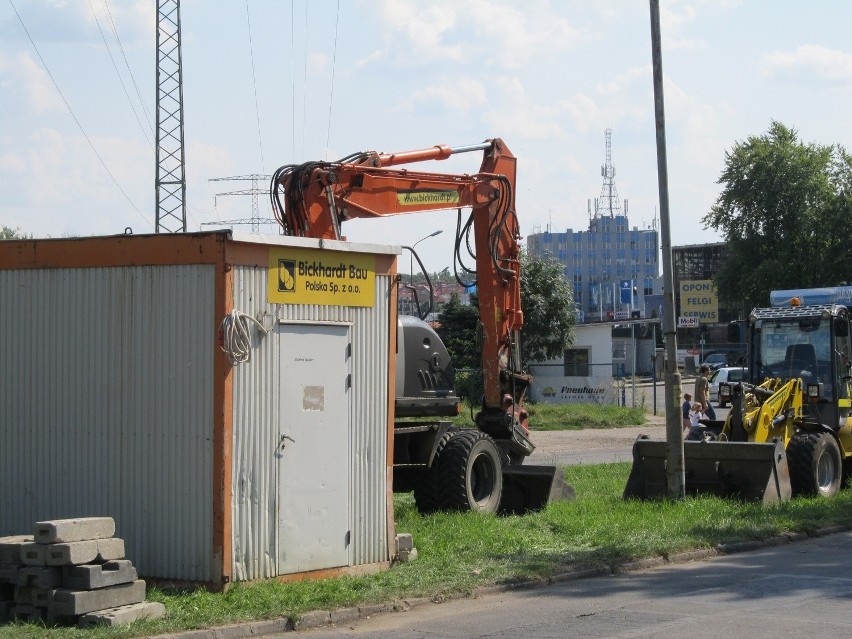 Remont ul. Przyjaźni. Robotnicy już w piątek przygotowywali...