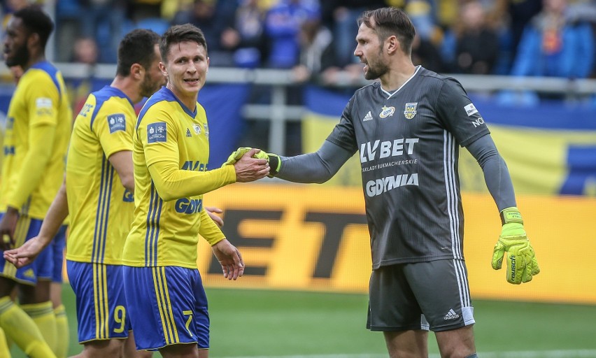 PKO BP Ekstraklasa. Arka Gdynia powalczy na wyjeździe z mistrzem Polski, Piastem Gliwice. Pauzuje Adam Marciniak, wraca Michał Nalepa