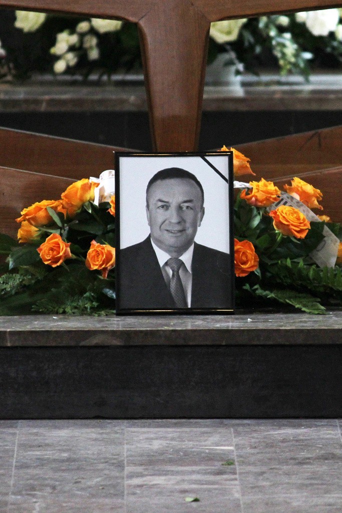 Pogrzeb wieloletniego burmistrza Warty Jana Serafińskiego. Tłumy ludzi żegnały burmistrza - ZDJĘCIA