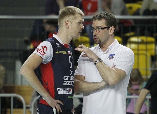 Paweł Zagumny i trener Sebastian Świderski mają o czym rozmawiać.