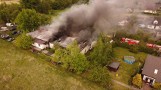 Duży pożar na Psim Polu. 10 zastępów strażaków w akcji, co się tam pali? (ZDJĘCIA)