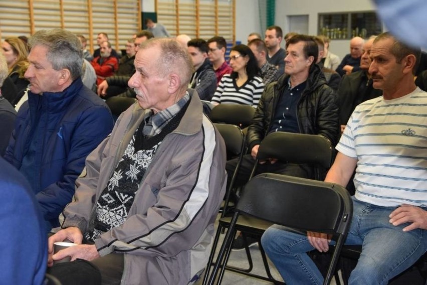 Kujawsko-Pomorskie: "Kiedy odzyskamy pieniądze?!" - pyta kilkuset rolników, wierzycieli grupy "Ziarno" 