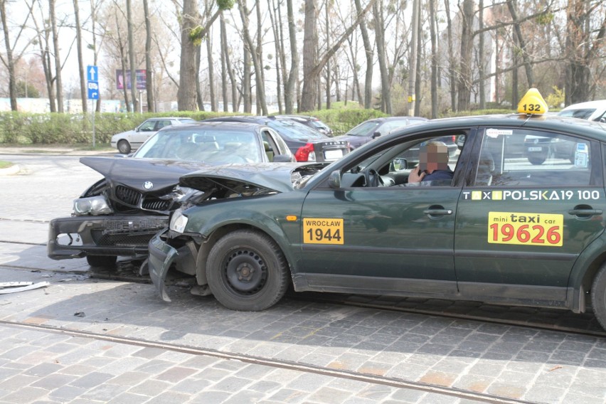 Wypadek na skrzyżowaniu Dyrekcyjnej i Gajowej