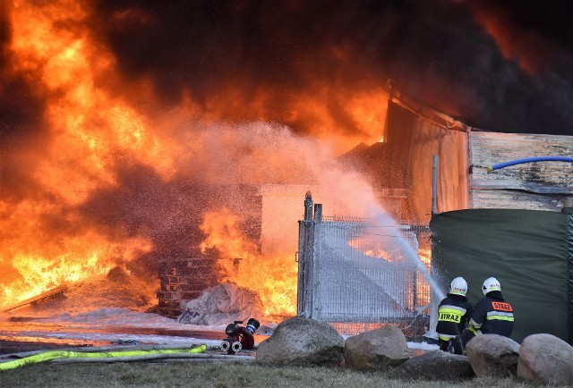 W ubiegłym roku w Broniewicach strażacy walczyli z ogromnym pożarem, największym, jaki od kilkudziesięciu lat wybuchł na terenie powiatu inowrocławskiego