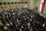 Sejm uczcił pamięć mjr. "Łupaszki". Część opozycji opuściła salę podczas minuty ciszy
