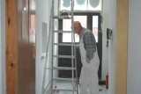 Aresztant remontuje komendę policji w Chełmnie