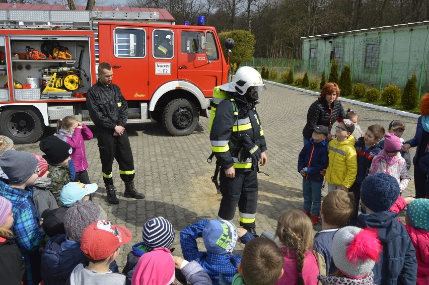 Strażacy w szkole w Niemicy [zdjęcia]