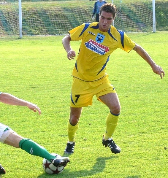 Były zawodnik Juventy Starachowice Karol Kopeć w nadchodzącym sezonie może zagrać w drugoligowym Pelikanie Łowicz.