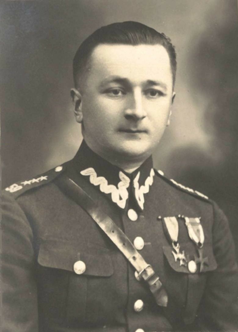 Służąc w 57 Pułku Piechoty w Poznaniu, Paweł Cyms został...