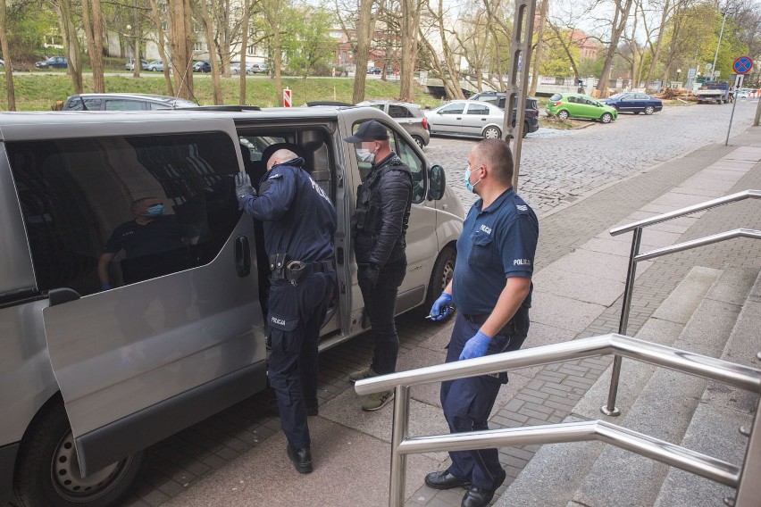 Bójka na maczety w Słupsku. Prokuratura żąda aresztowania