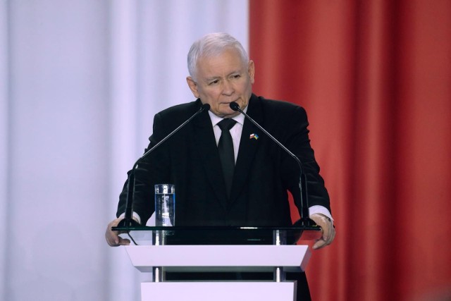 Średnie poparcie dla partii Jarosława Kaczyńskiego w lipcu wyniosło 38 proc.